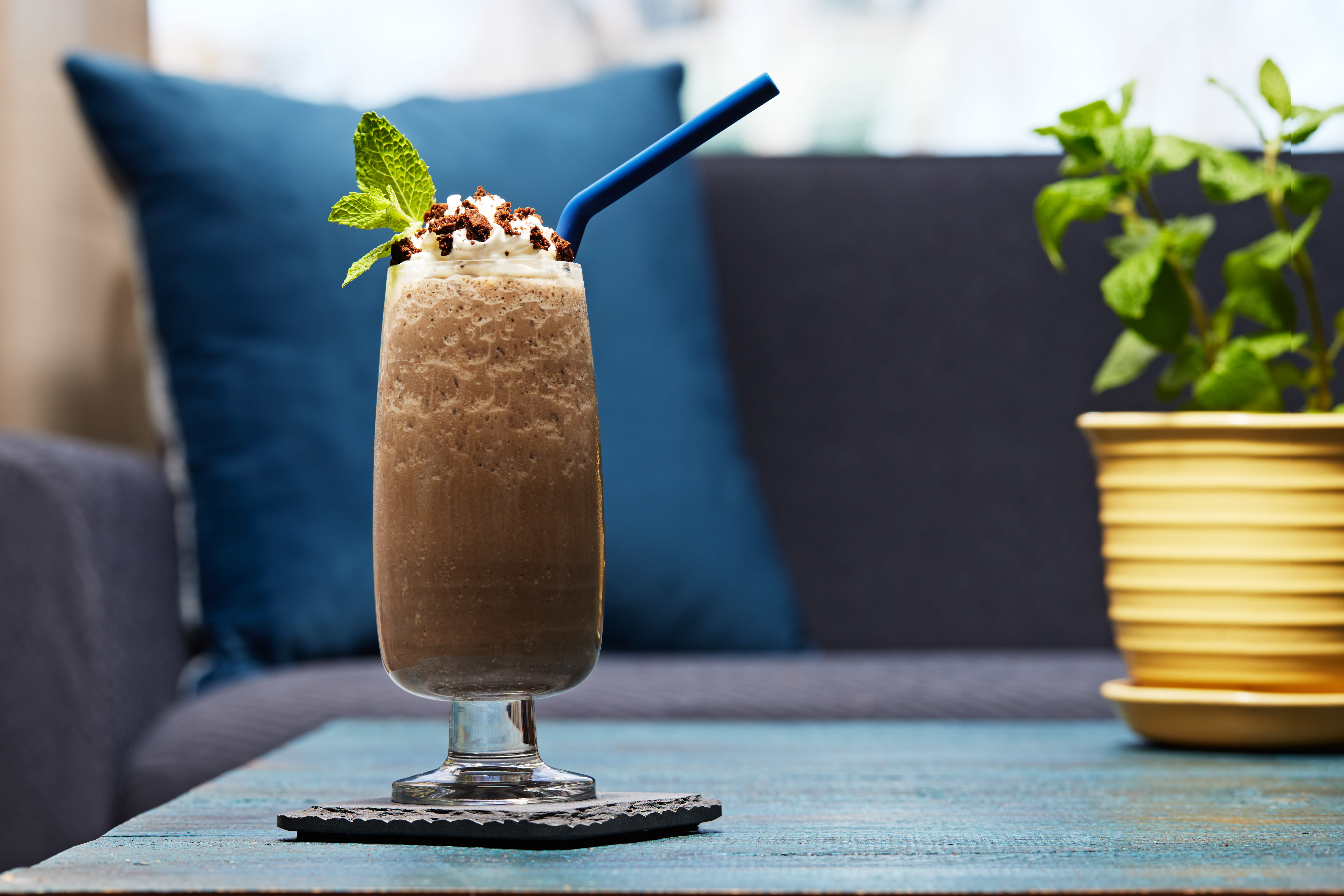 Mint Chocolate Chocolate Chip Frappe | MAXWELL HOUSE | United States | Recipes - Kraft Heinz