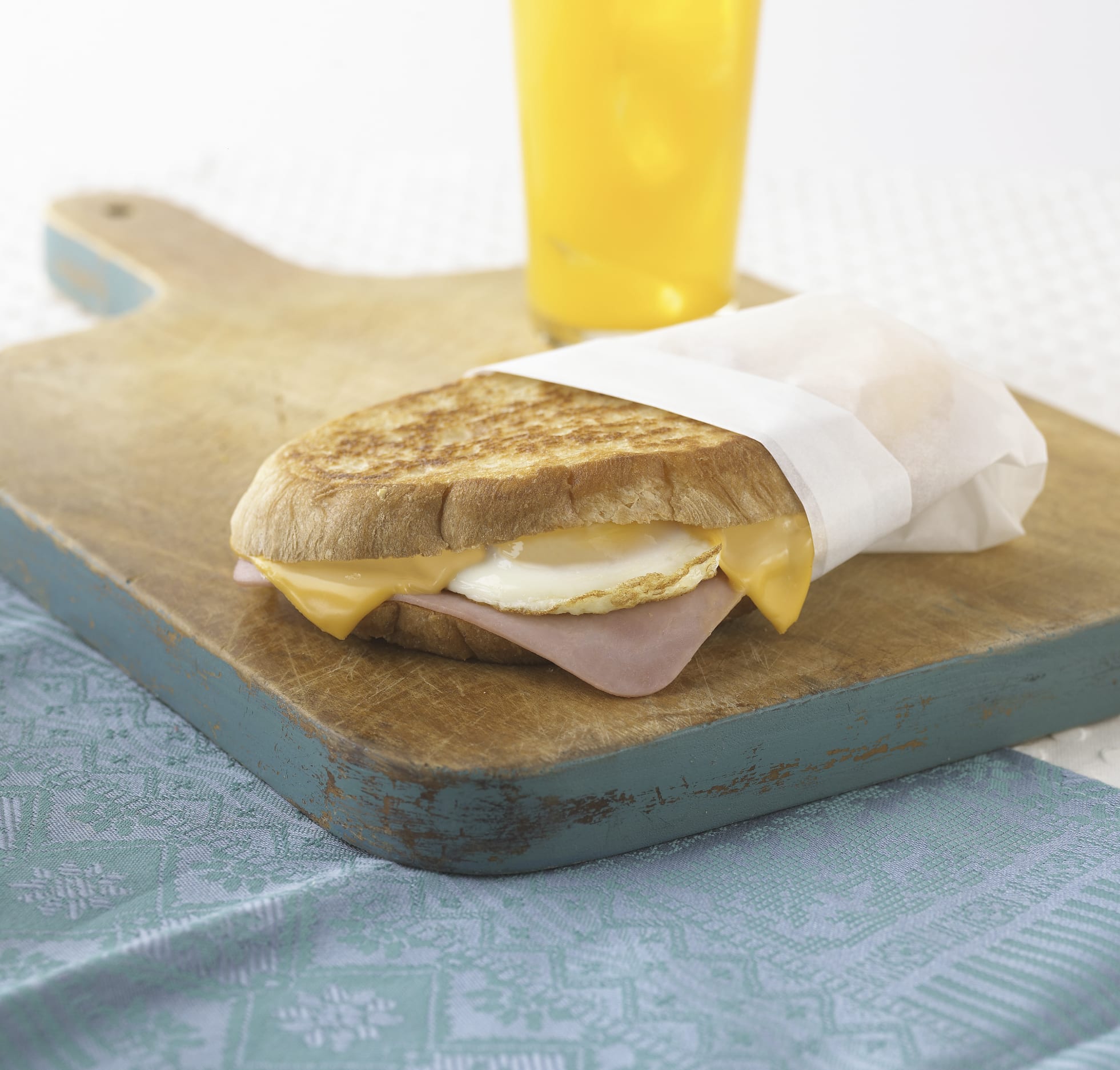 Cheesy Ham and Egg Sandwich | Kraft Salad Dressing | United States | Recipes - Kraft Heinz