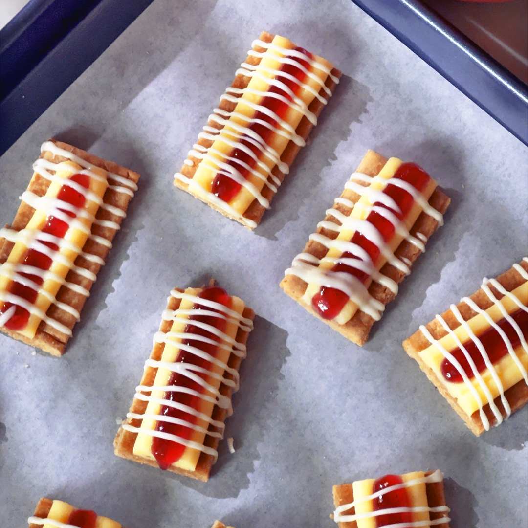 Strawberry Cheesecake Bars | PHILADELPHIA | United States | Recipes - Kraft Heinz