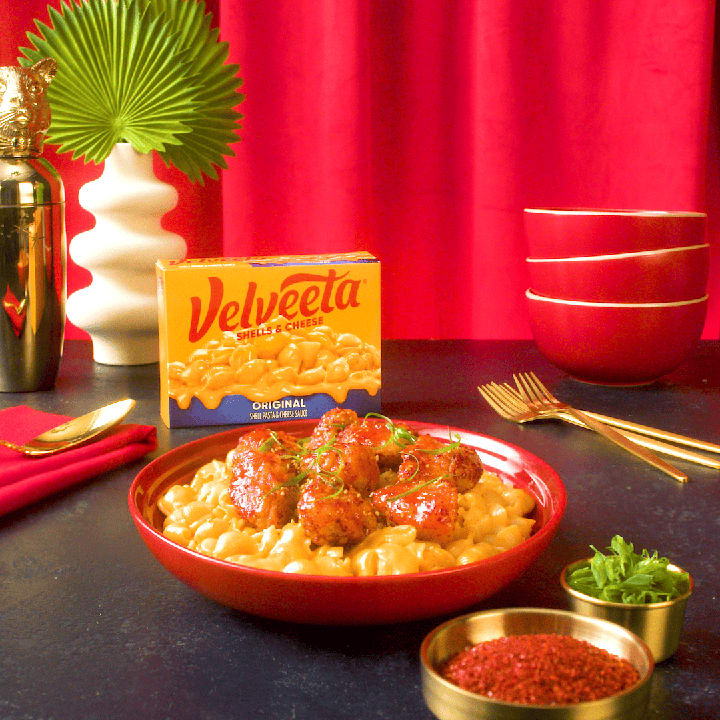 Gochujang Fried Chicken VELVEETA® Mac - Recipes - Kraft Heinz