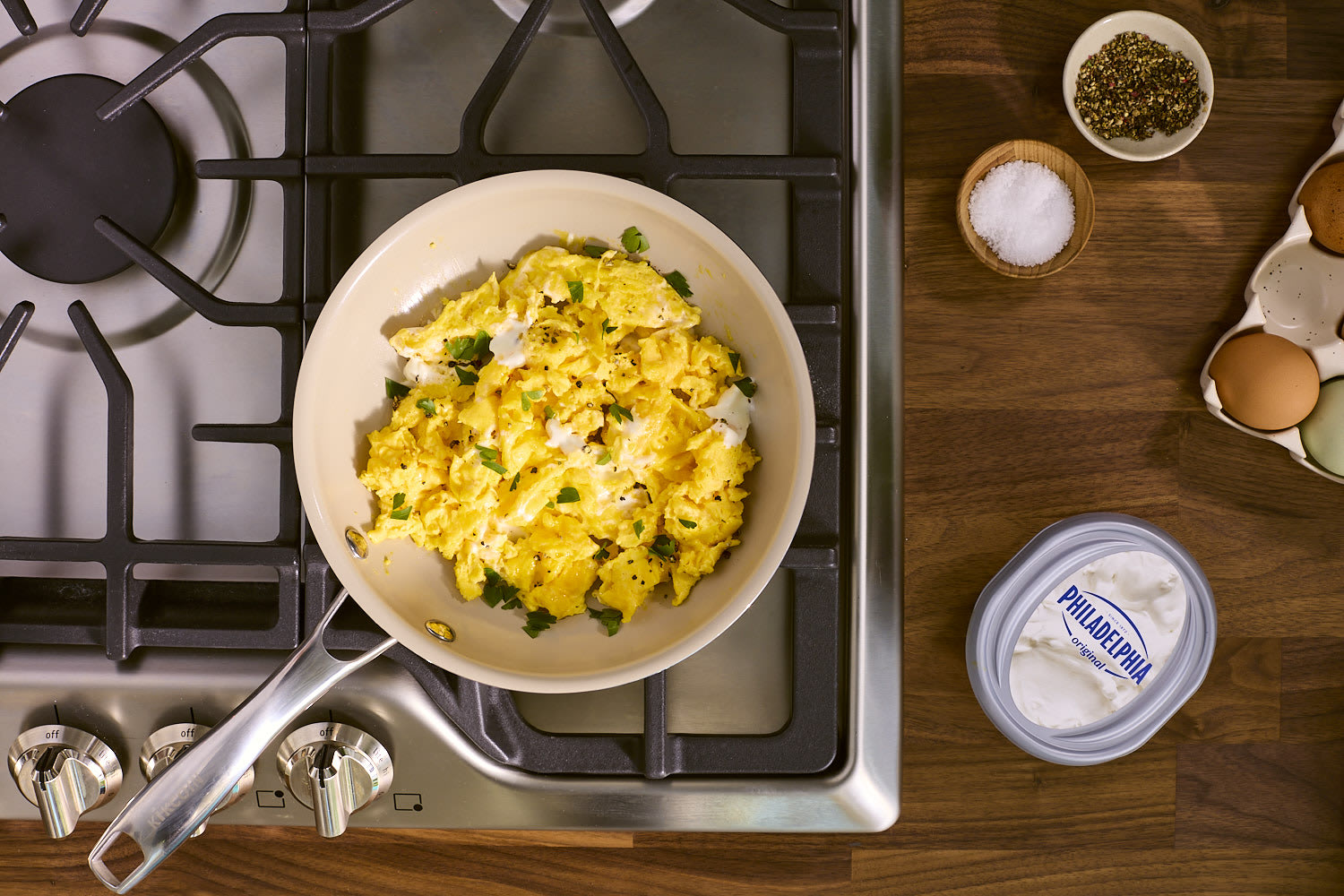 PHILADELPHIA Creamy Scrambled Eggs | PHILADELPHIA | United States | Recipes - Kraft Heinz