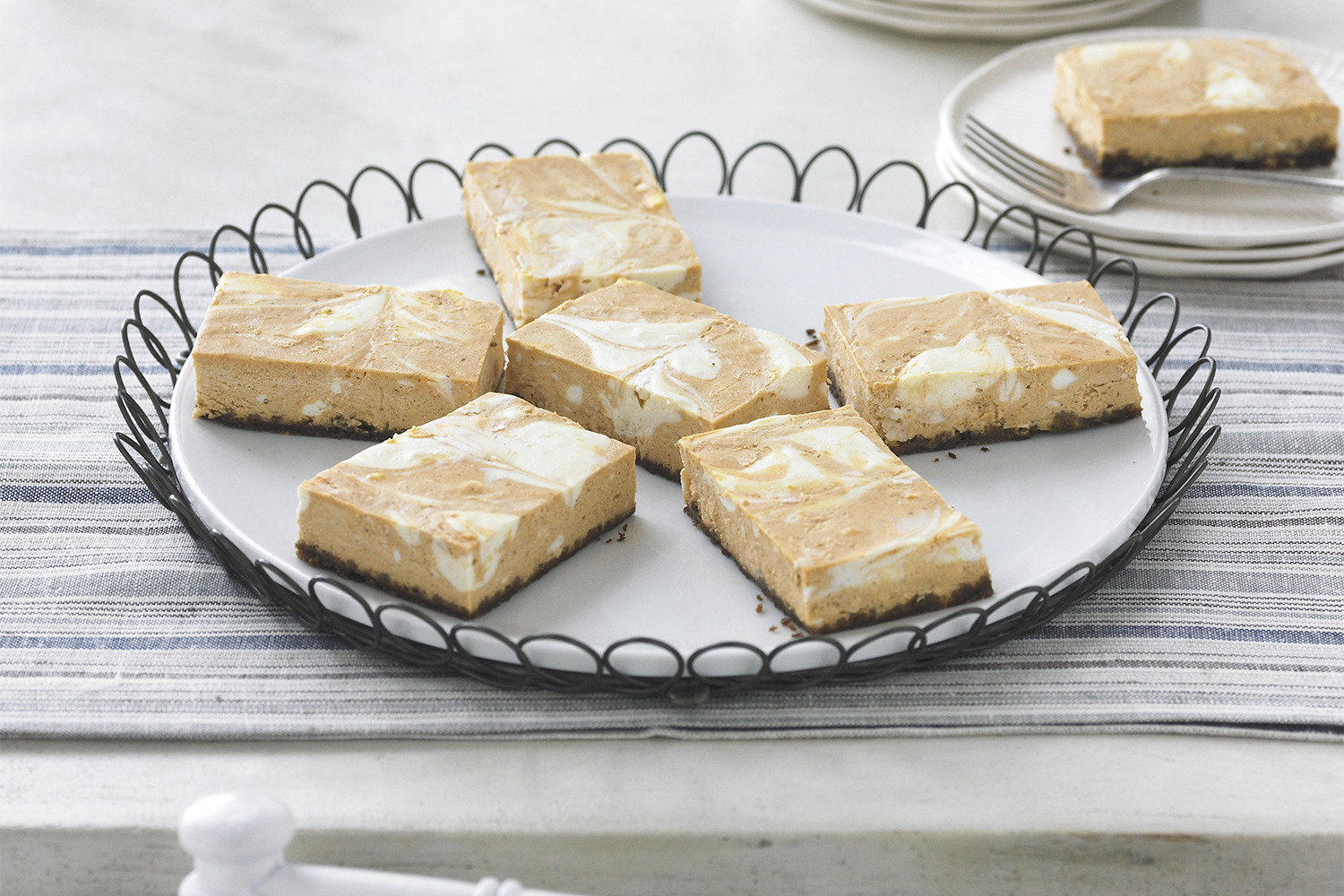 Pumpkin-Swirl Cheesecake | PHILADELPHIA | United States | Recipes - Kraft Heinz