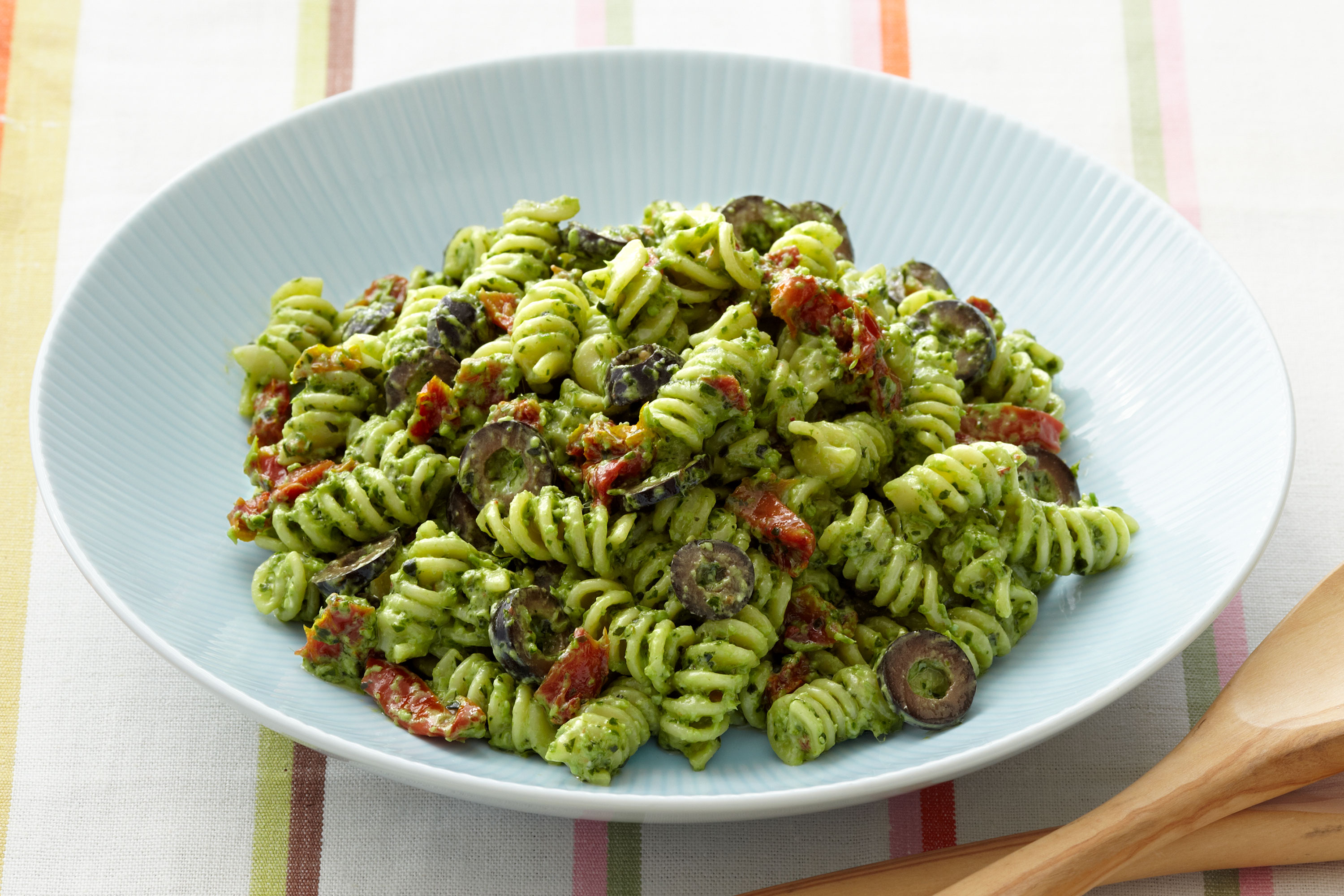 Creamy Pesto Pasta Salad | CLASSICO | United States | Recipes - Kraft Heinz