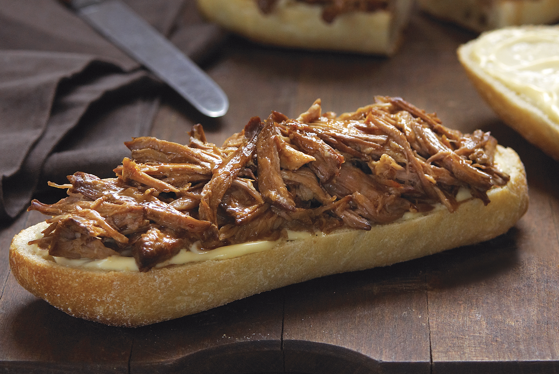 Slow-Cooker Pulled Pork Sandwiches | KRAFT BARBECUE SAUCE | United States | Recipes - Kraft Heinz