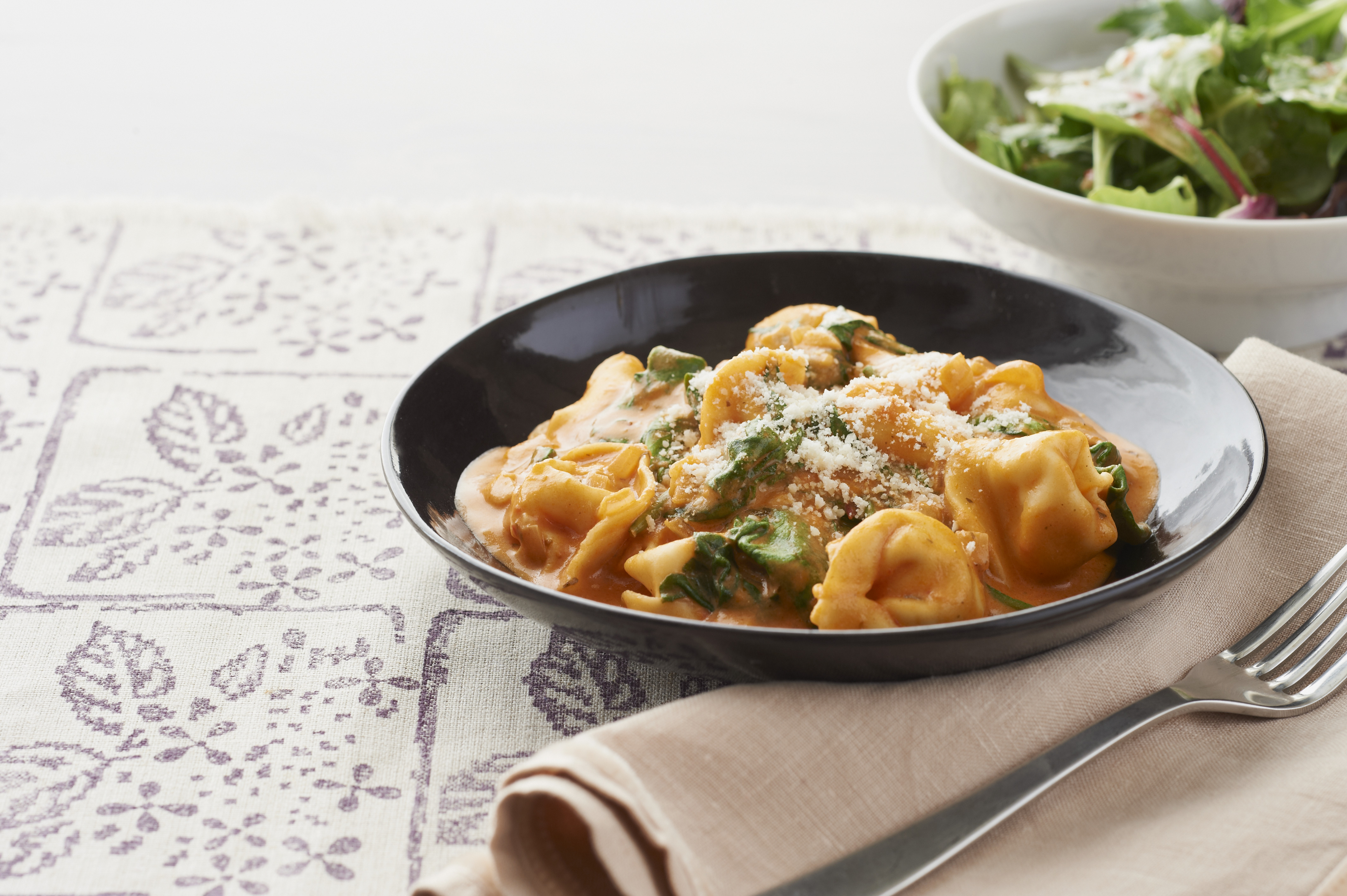 Tortellini in Creamy Rosé Sauce | PHILADELPHIA | United States | Recipes - Kraft Heinz