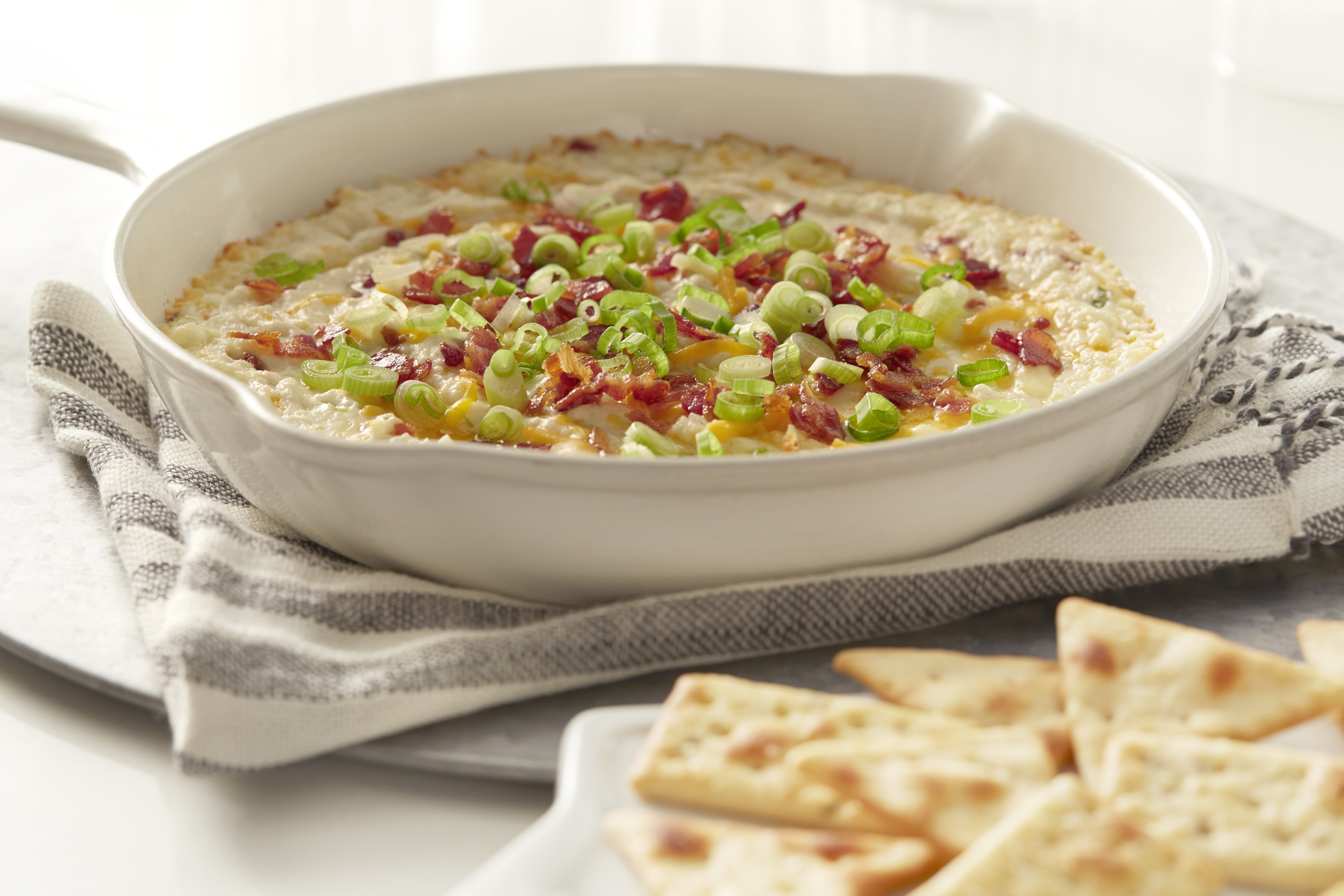 Hot Cheesy Bacon Dip | Kraft Cheese | United States | Recipes - Kraft Heinz