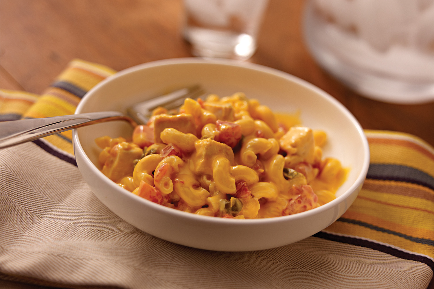 VELVEETA® Zesty Chicken Mac and Cheese - Kraft Heinz