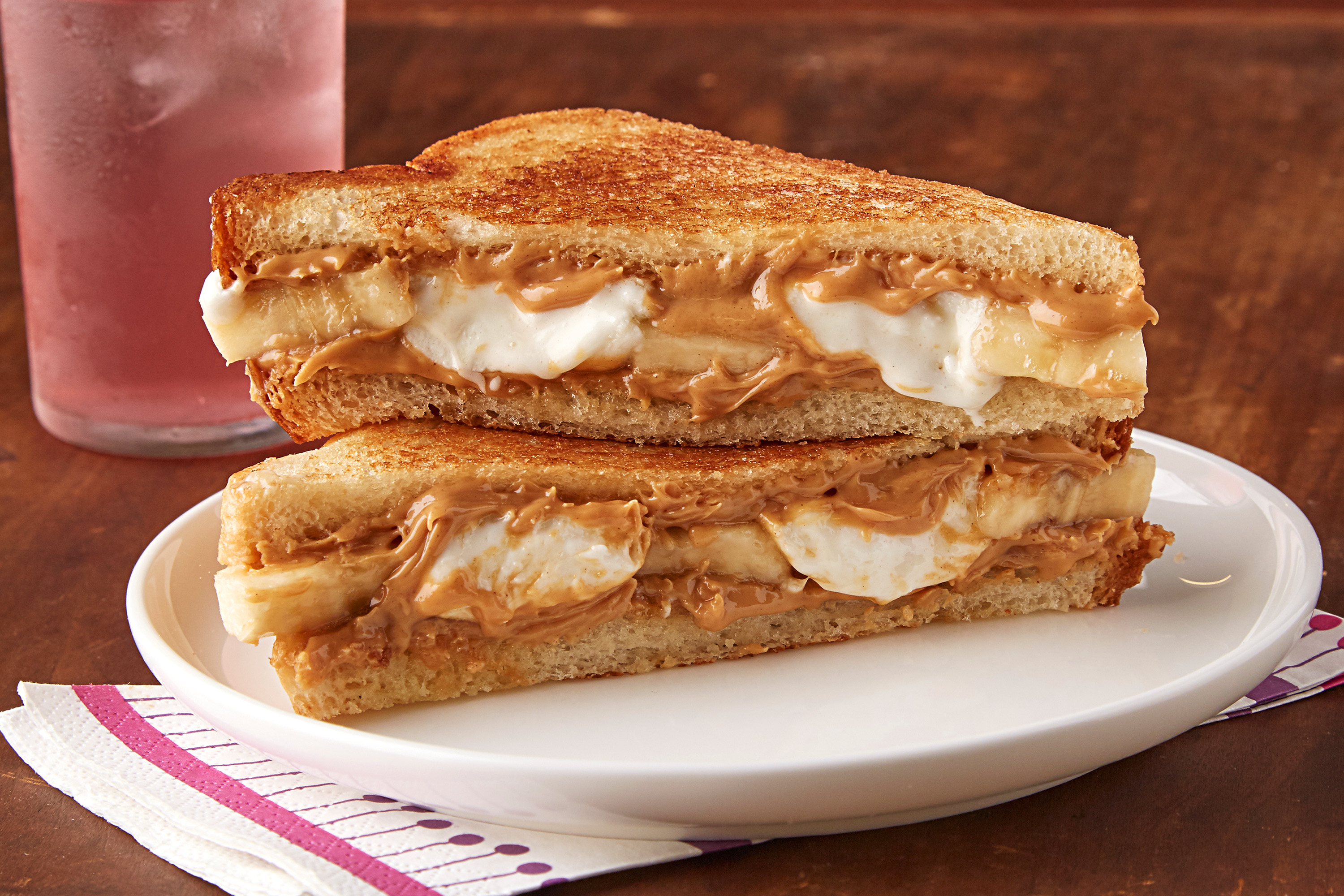 Peanut Butter, Banana & Marshmallow Sandwich JetPuffed Recipes