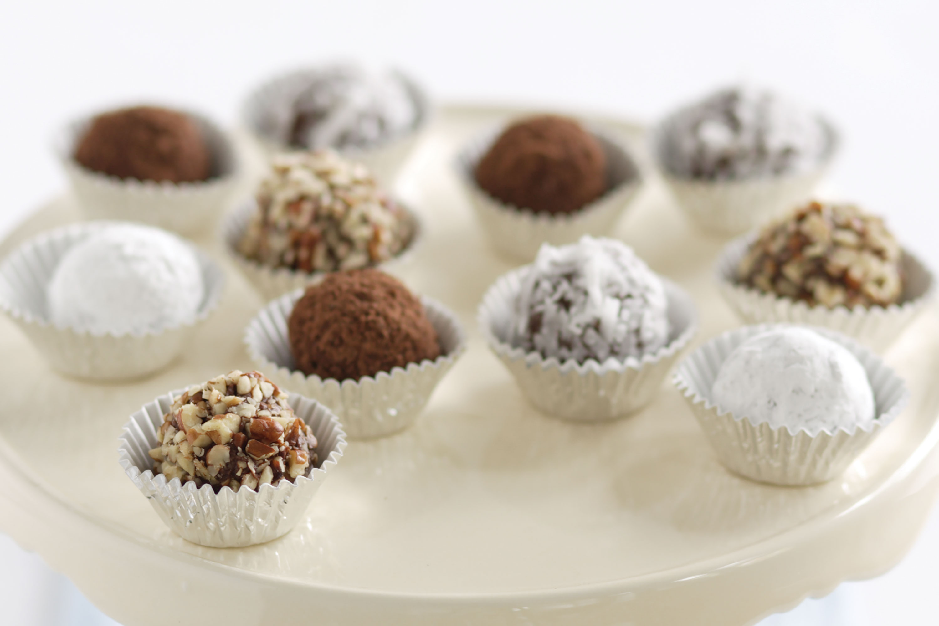 Chocolate-Peanut Butter Truffles | BAKER'S | United States | Recipes - Kraft Heinz