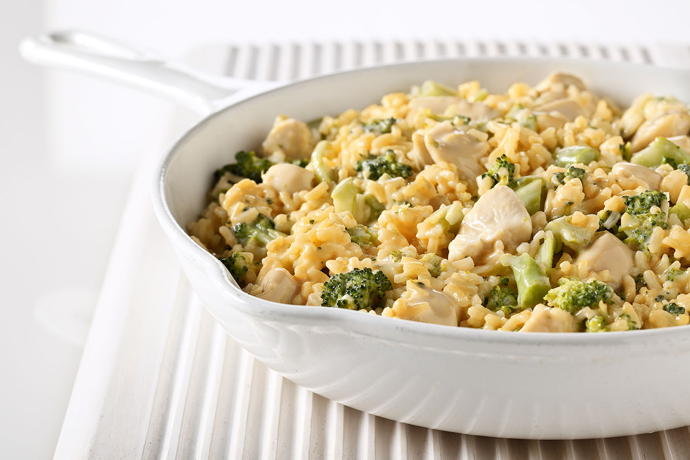 VELVEETA® One-Pot Cheesy Chicken and Broccoli Rice | VELVEETA | United States | Recipes - Kraft Hein