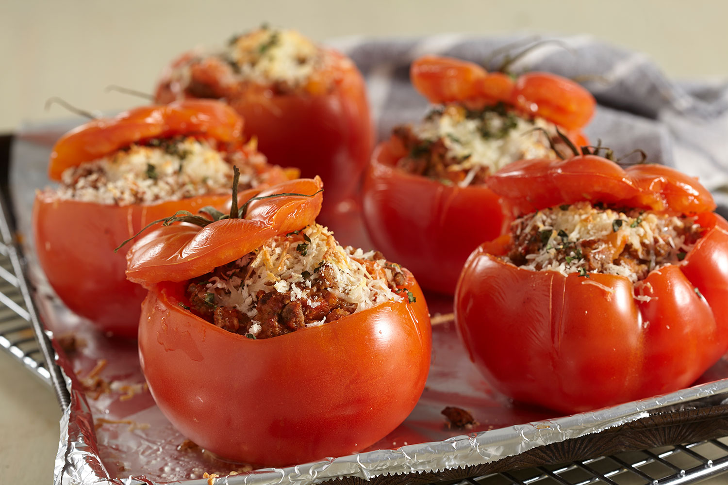 Ground Beef-Stuffed Tomatoes | Kraft Cheese | United States | Recipes - Kraft Heinz