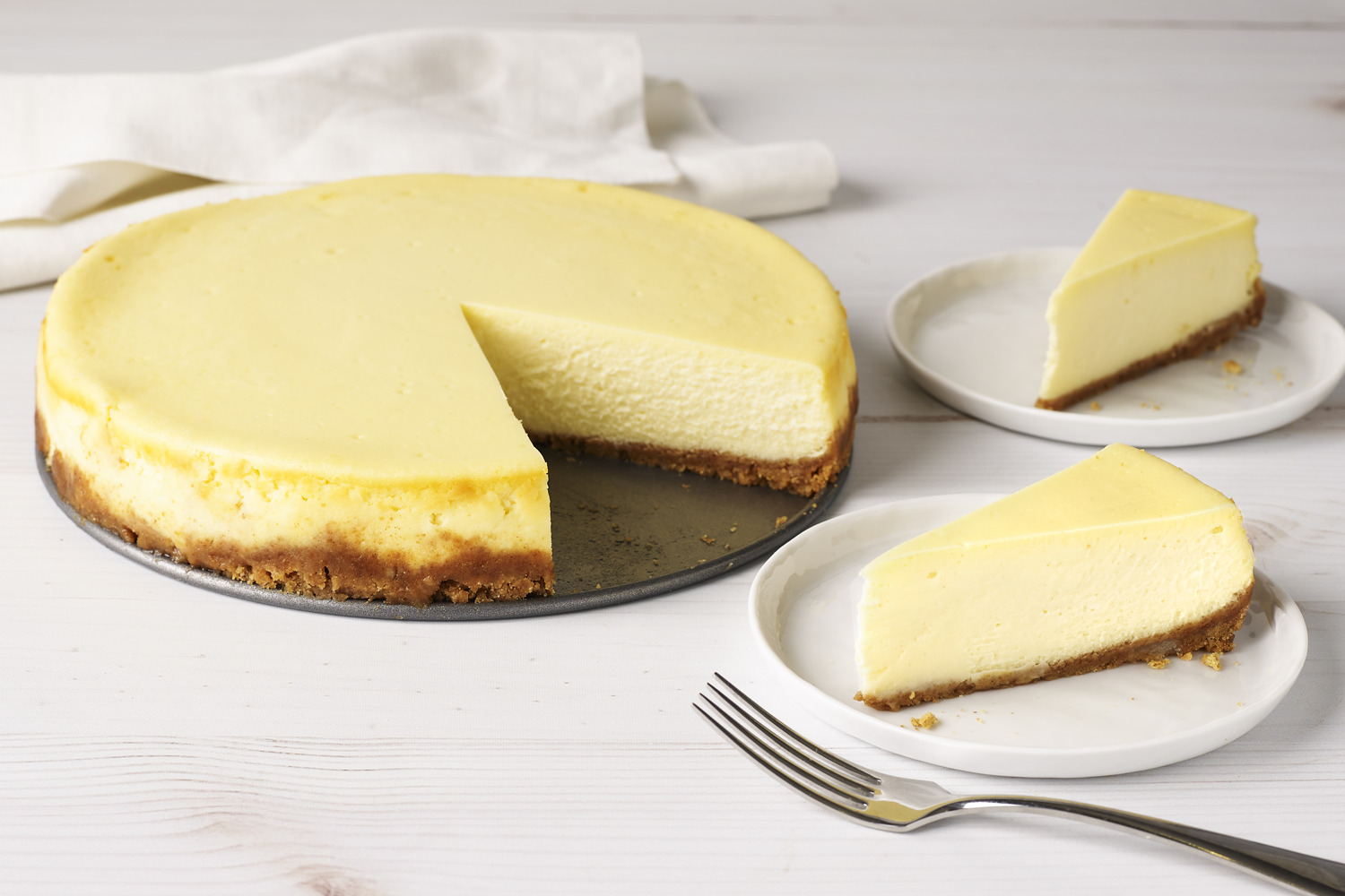 Classic Cheesecake with Cream Cheese Spread | Philadelphia | United