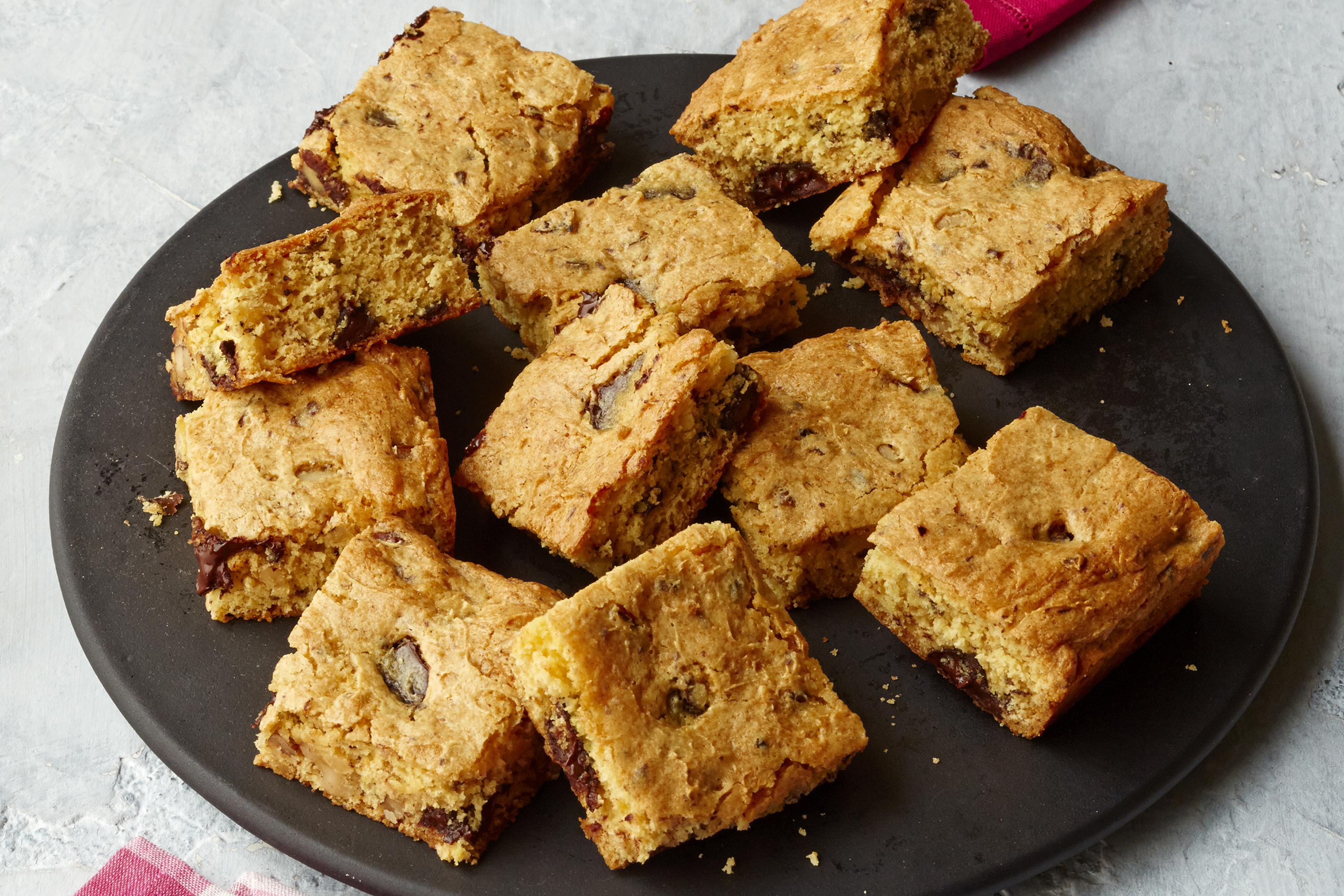 COOL WHIP Walnut Blondies | Kraft Cool Whip | Canada | Recipes - Kraft Heinz