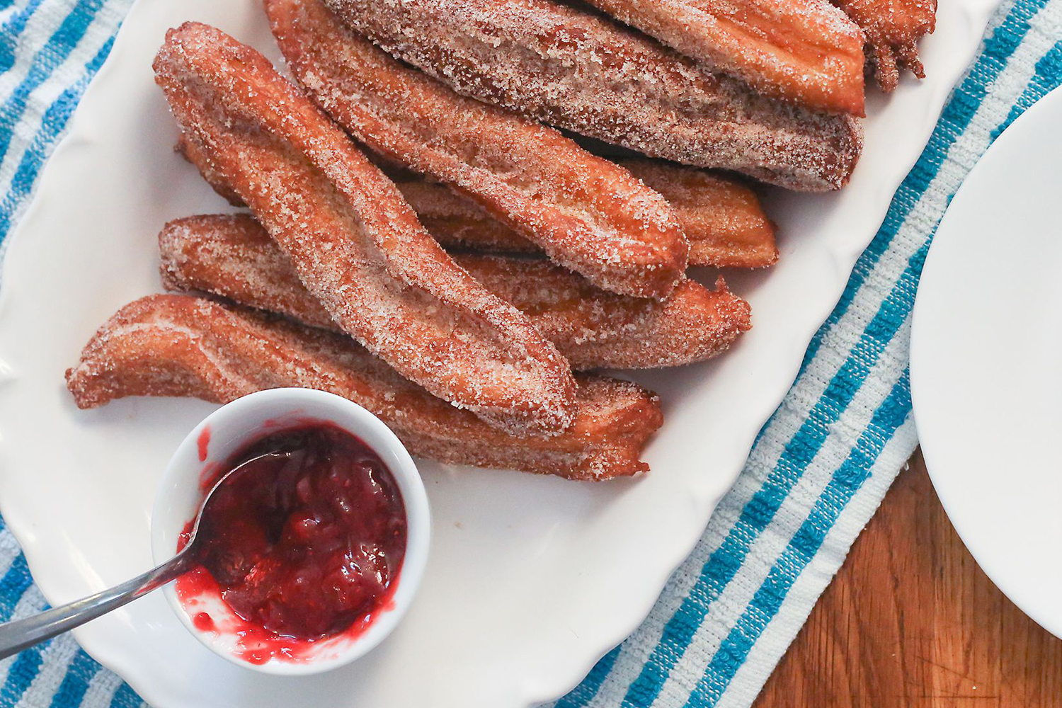 Churros with Strawberry Dipping Sauce | KOOL-AID | United States | Recipes - Kraft Heinz