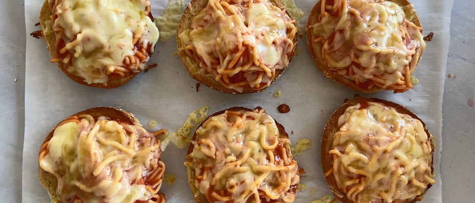 Spaghetti & cheese bagels | Food In A Minute | New Zealand | Recipes - Kraft Heinz