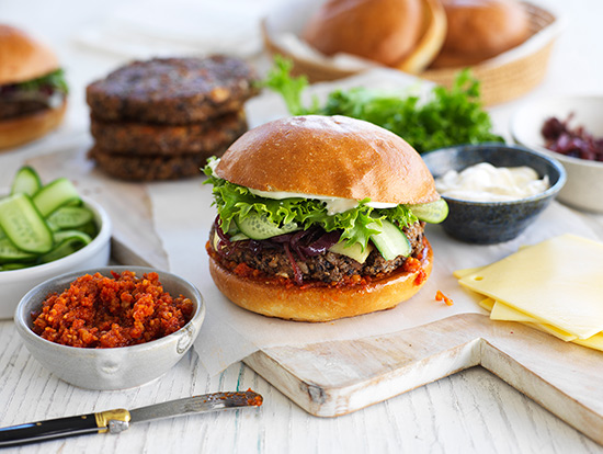 Feta & black bean burgers | Food In A Minute | New Zealand | Recipes - Kraft Heinz