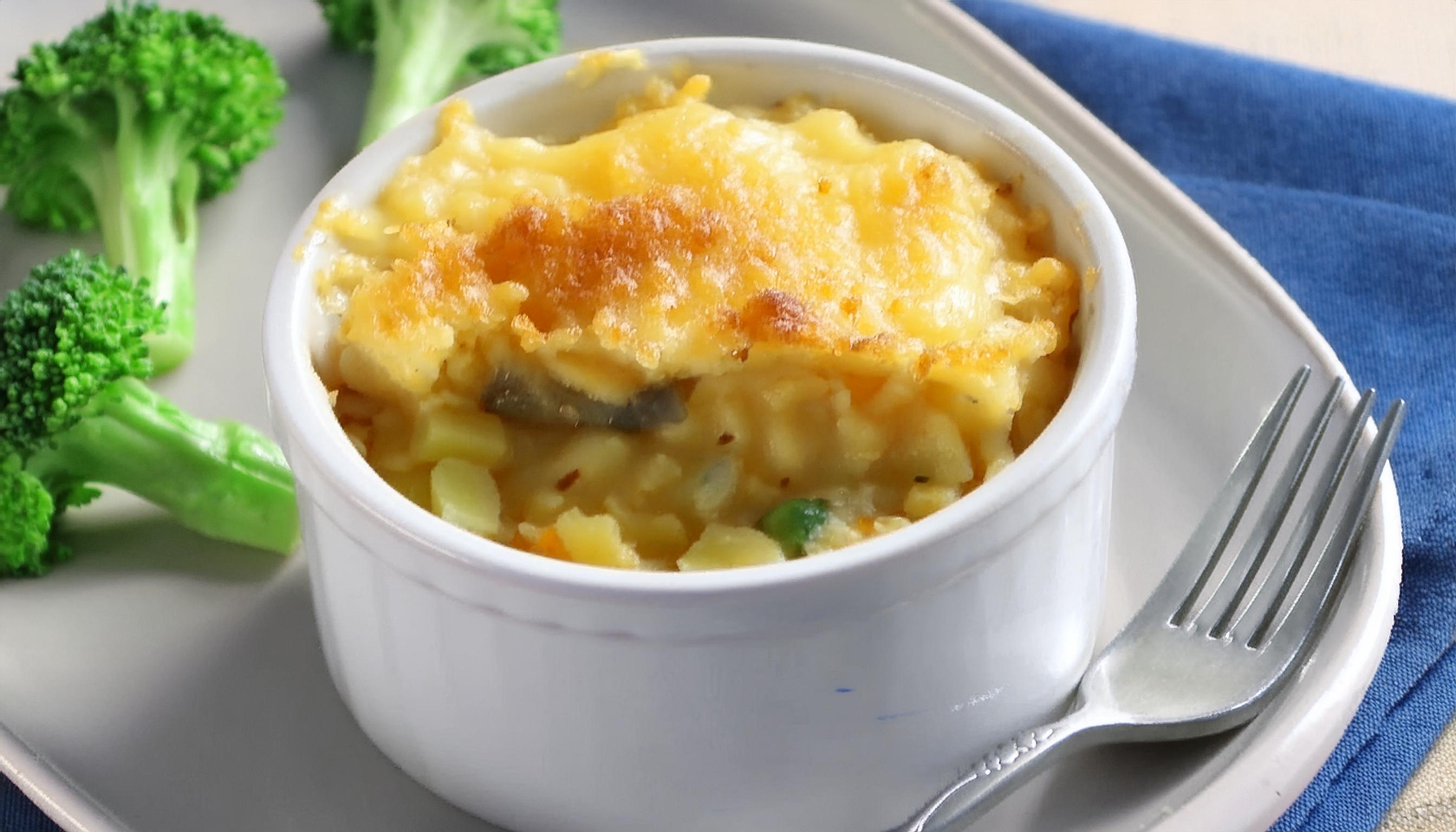 Corn and potato-topped chicken pie | Food In A Minute | New Zealand | Recipes - Kraft Heinz