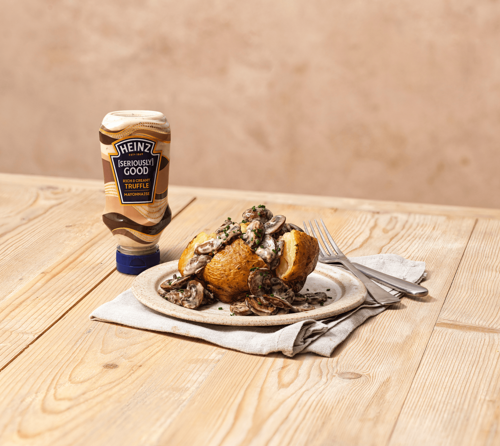 Creamy Mushroom Stuffed Jacket Potatoes | Heinz