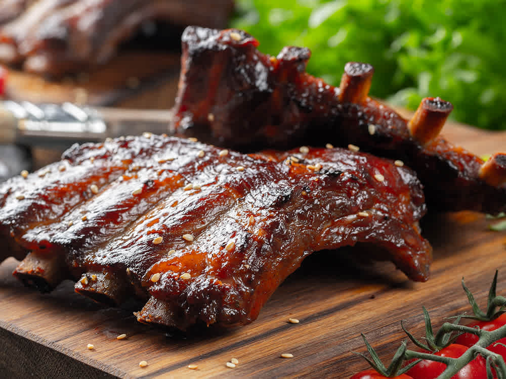 Geräucherte und glasierte BBQ-Rippchen | Bulls Eye | Germany | Rezepte