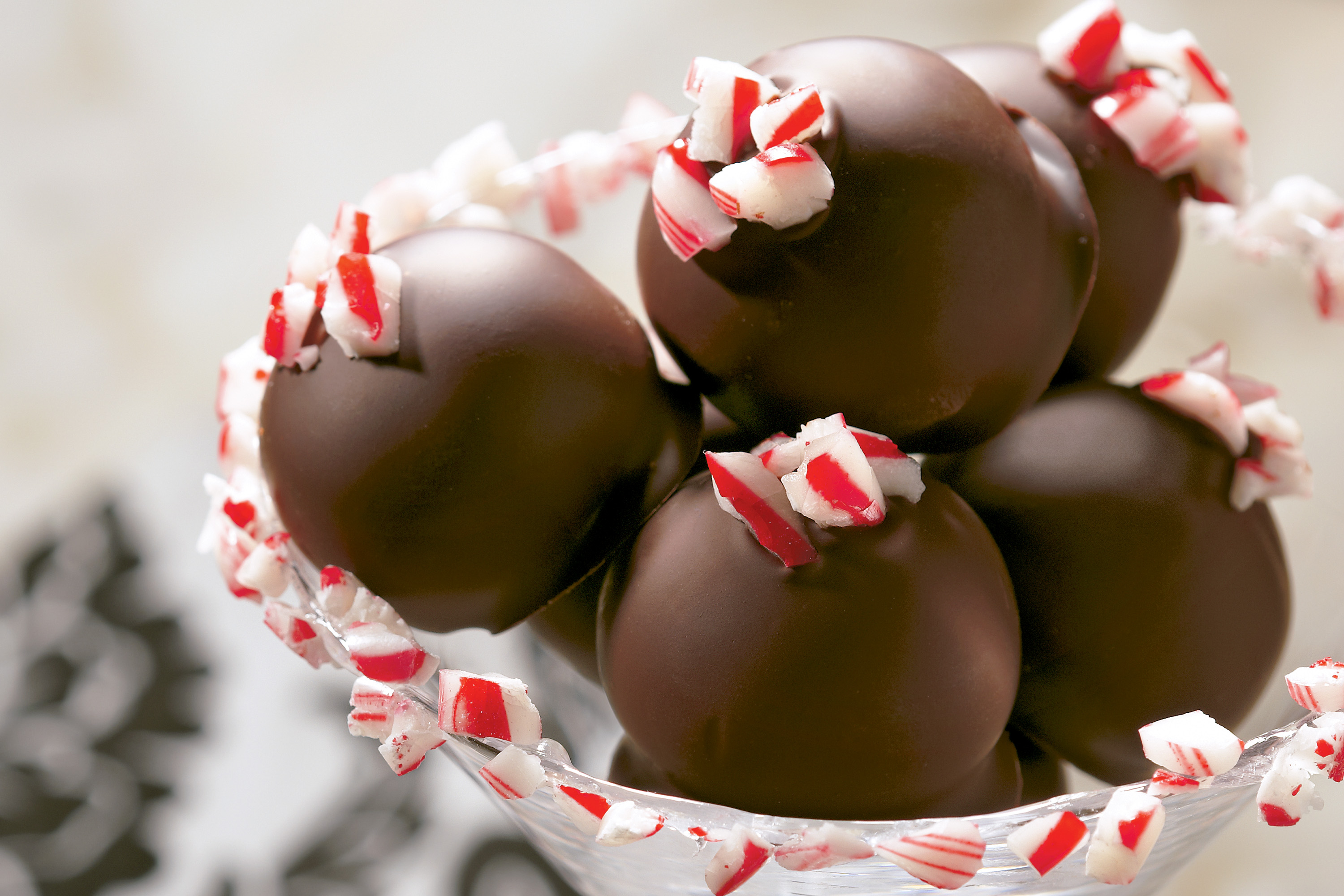 Peppermint Cookie Balls | Philadelphia | Recipes - Kraft Heinz