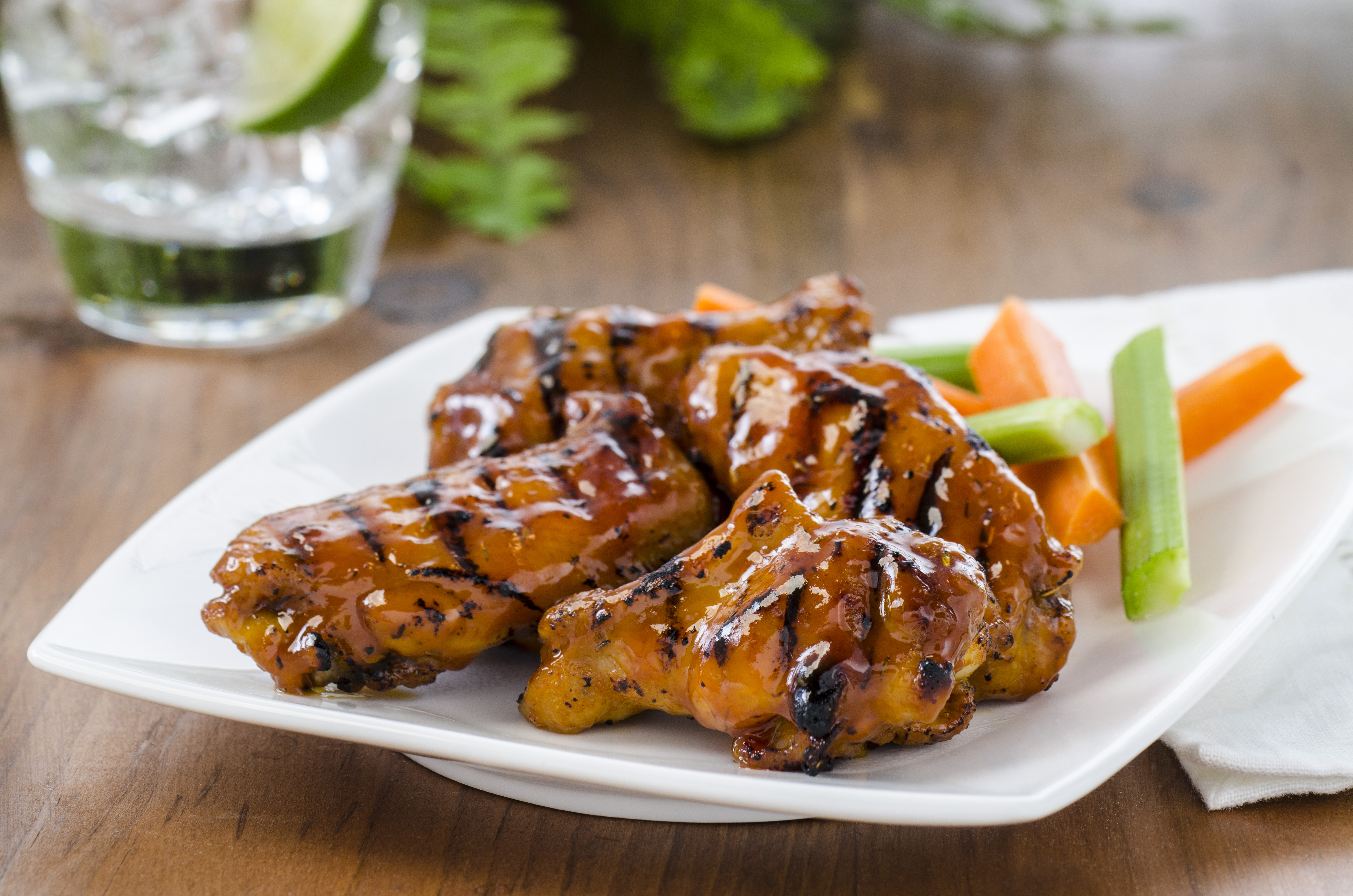 https://cdn.allotta.io/image/upload/v1707363464/dxp-images/brands/Recipes/canada-recipe-assets-final/sweet-and-sticky-chicken-wings/sweet-and-sticky-chicken-wings-577481.jpg