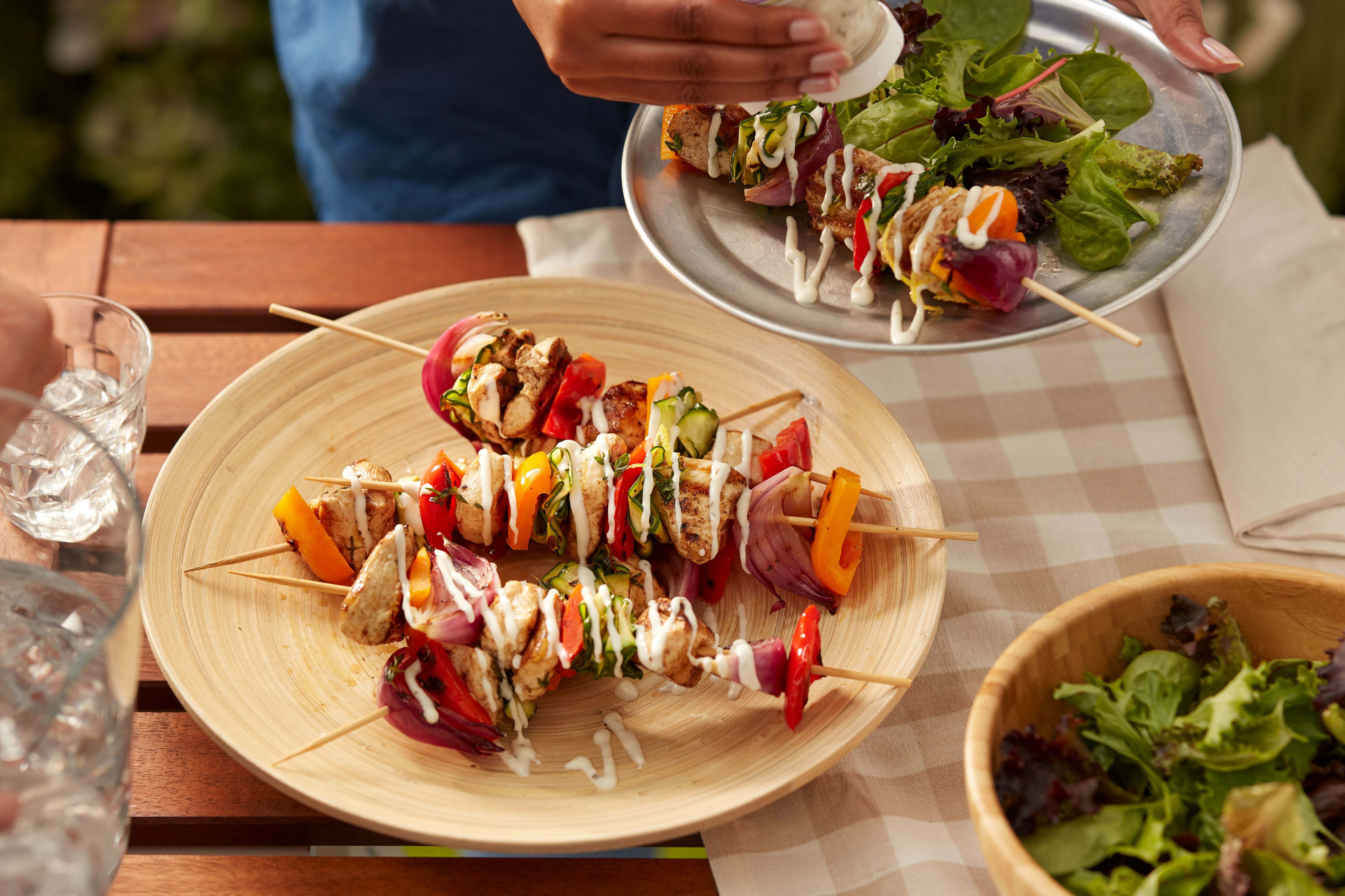 Brochettes de poulet à la sauce pita